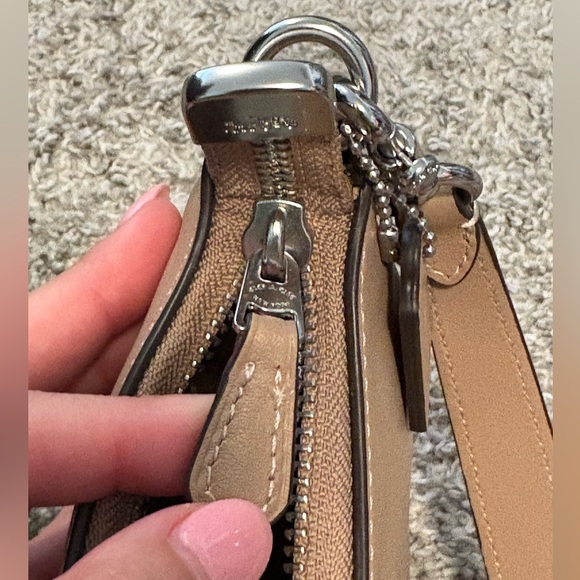 Coach Teri shoulder bag taupe - Picture 12 of 15